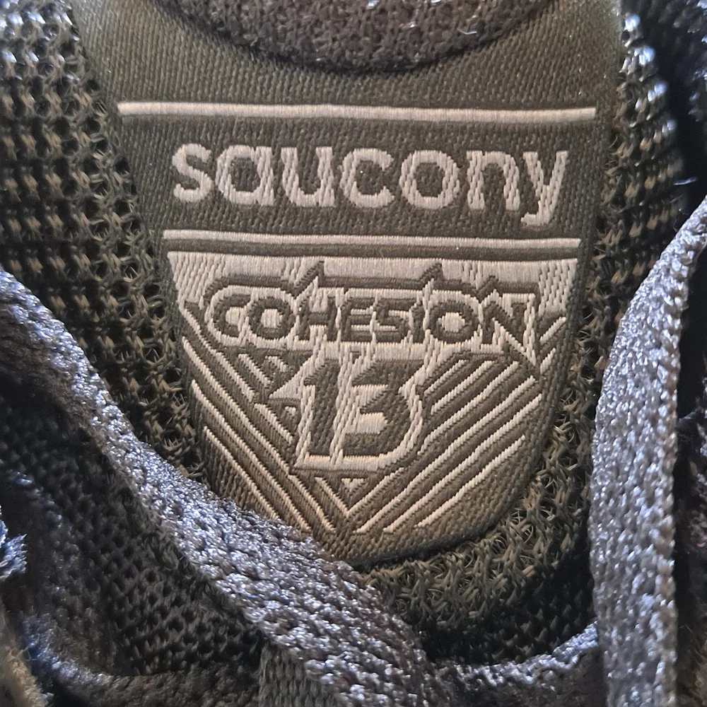 Saucony sleek black